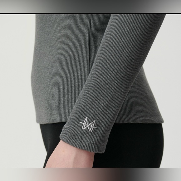 Mustt Have Hillary Sweatshirt. - Picture 5 of 5